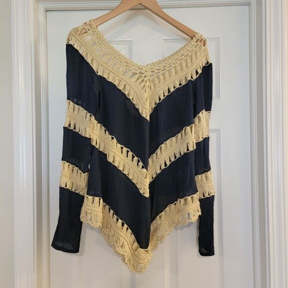 Umgee Navy Crochet Boho Blouse Size Small Tunic - Picture 2 of 5